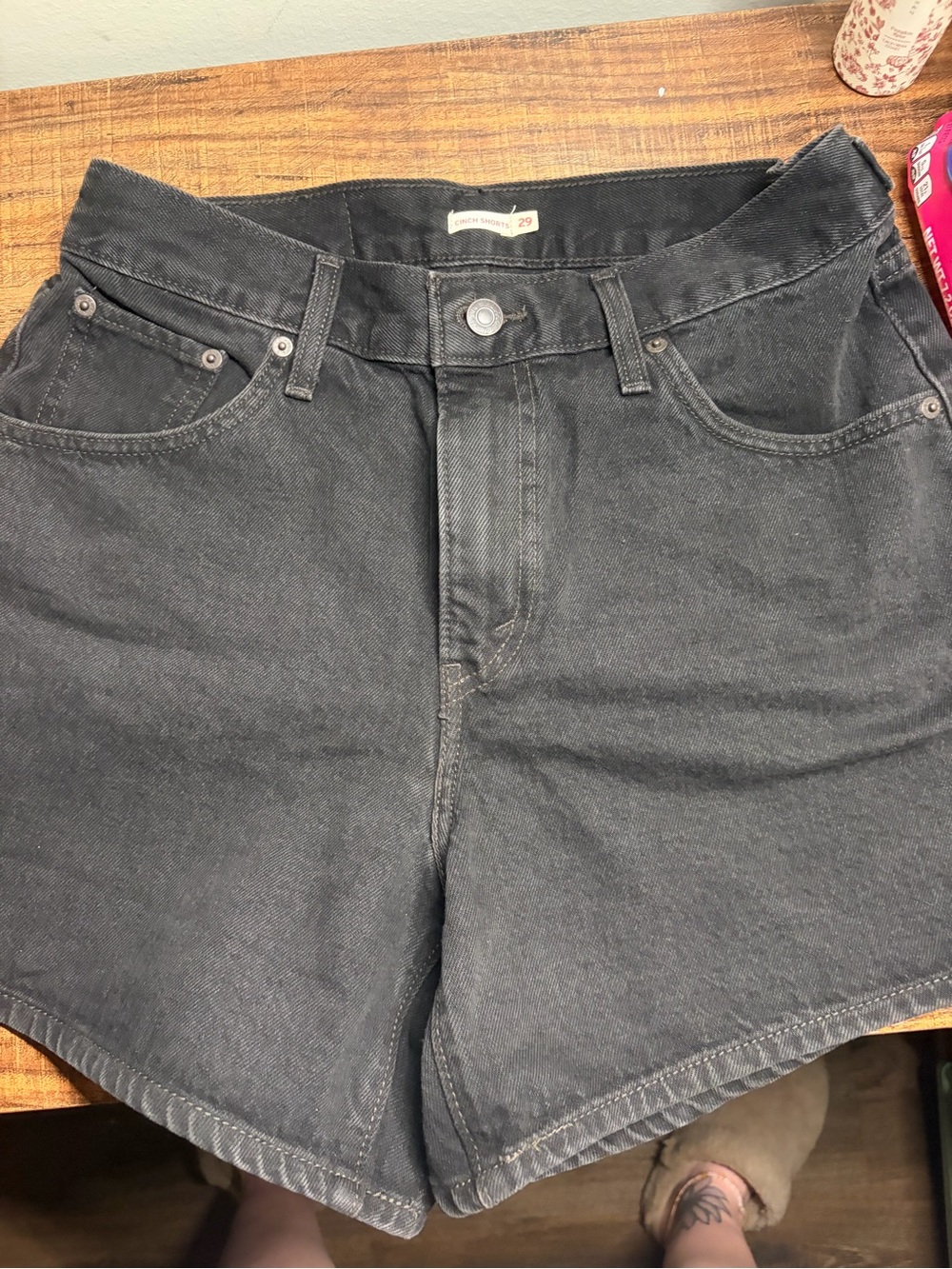 Women’s Levi cinch shorts